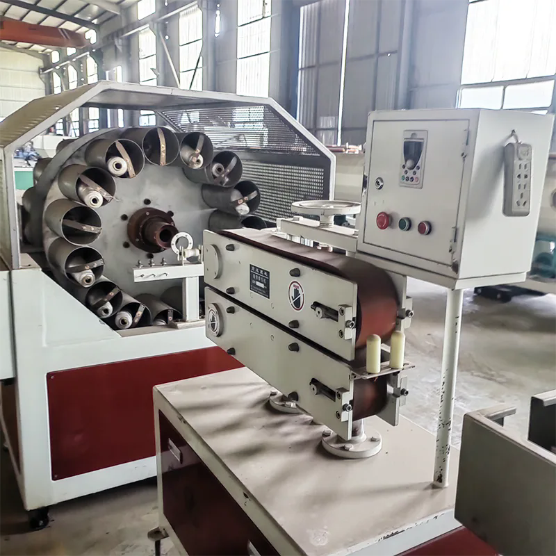 In che modo i macchinari usati per tubi in PVC migliorano la produzione efficiente in termini di costi?